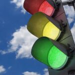 Чи є штраф за проїзд на жовте світло: українські правила дорожнього руху