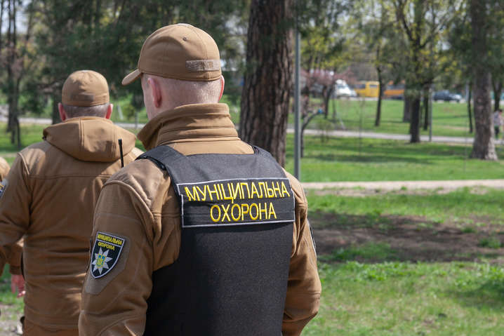 Яка зарплата в працівників муніципальної охорони у 2023 році?