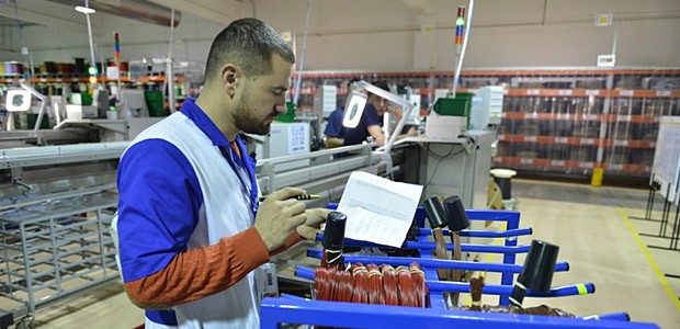 Яка середня зарплата на підприємстві Fujikura в Україні?